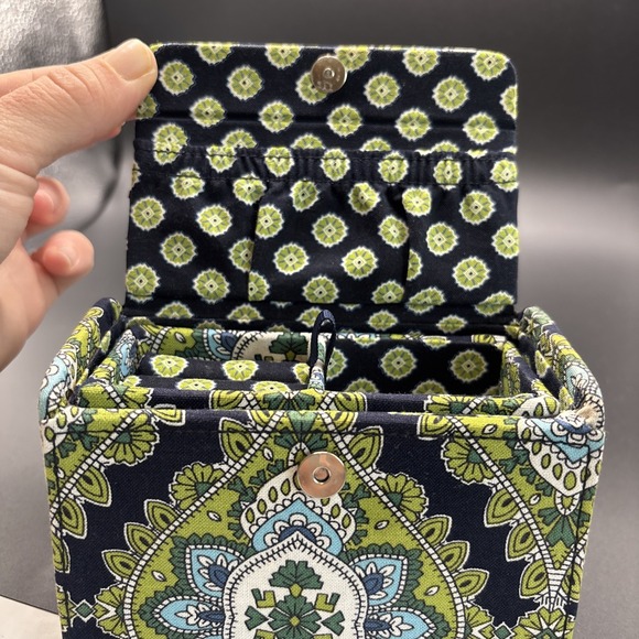 Vera Bradley Green Mini Travel Jewelry Hard Case - Removable Ring Tray - Picture 9 of 10